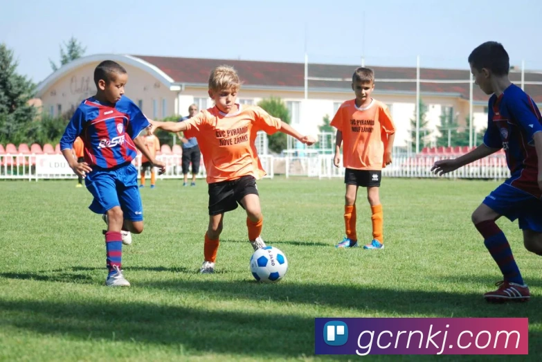 阿森纳与切尔西对决前瞻分析双方状态及战术布局探讨